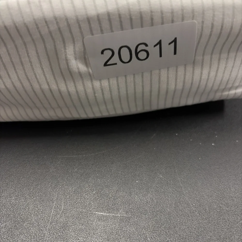 Room Essentials Twin Or XL Twin Size Bed Sheet Set, White W Gray Stripes 20611